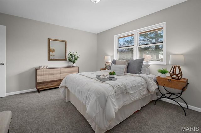 3906 Argonne Forest Drive, Florissant, MO 63034