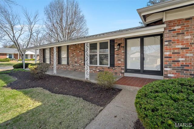 3906 Argonne Forest Drive, Florissant, MO 63034