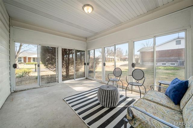 3906 Argonne Forest Drive, Florissant, MO 63034