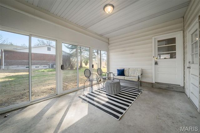 3906 Argonne Forest Drive, Florissant, MO 63034