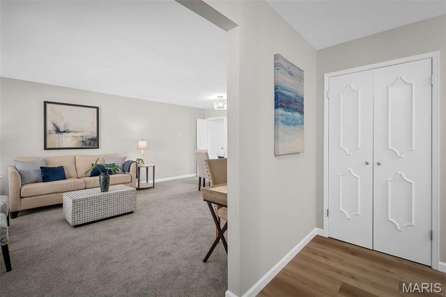 3906 Argonne Forest Drive, Florissant, MO 63034