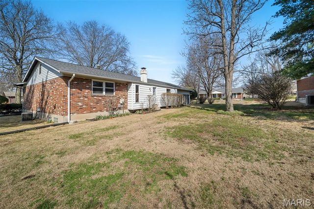 3906 Argonne Forest Drive, Florissant, MO 63034