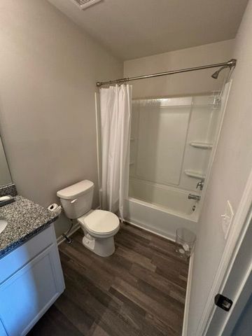 16913 ABERDEEN Drive, Romulus, MI 48174