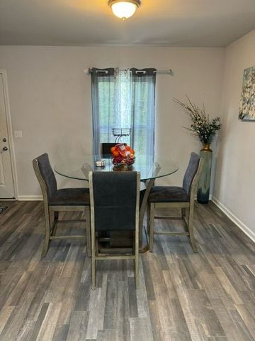 16913 ABERDEEN Drive, Romulus, MI 48174