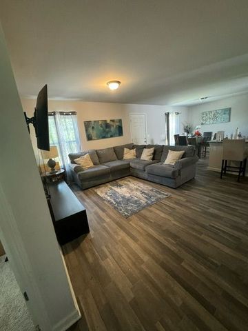 16913 ABERDEEN Drive, Romulus, MI 48174