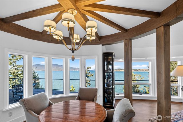 4002 Oakes Avenue, Anacortes, WA 98221