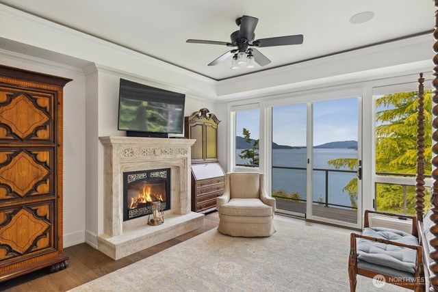 4002 Oakes Avenue, Anacortes, WA 98221