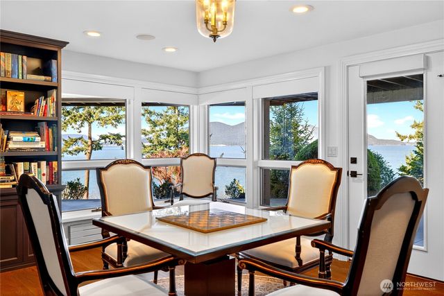 4002 Oakes Avenue, Anacortes, WA 98221