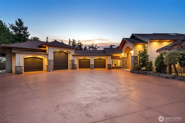 4002 Oakes Avenue, Anacortes, WA 98221