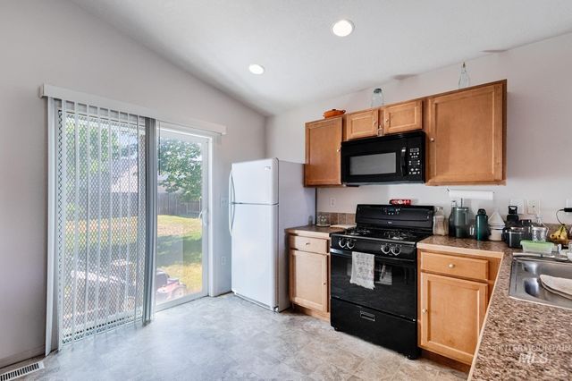 541 E Great Bear St, Kuna, ID 83634