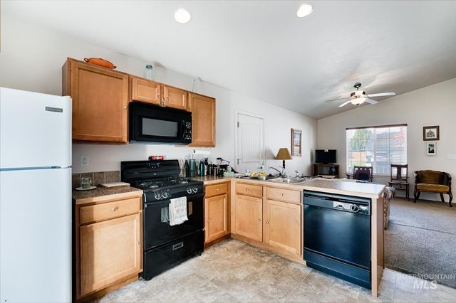 541 E Great Bear St, Kuna, ID 83634