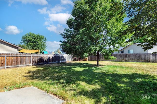 541 E Great Bear St, Kuna, ID 83634