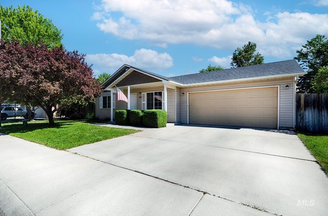 541 E Great Bear St, Kuna, ID 83634