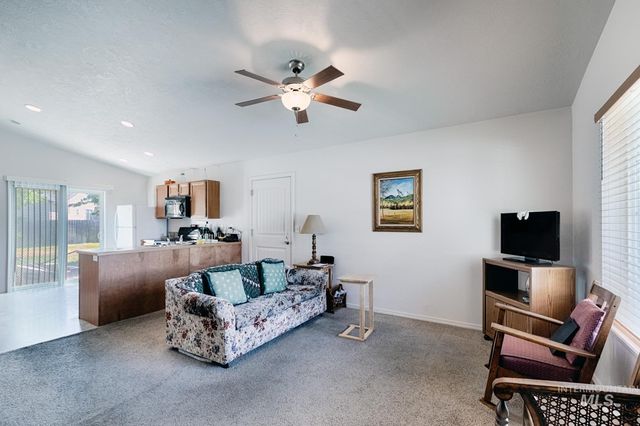 541 E Great Bear St, Kuna, ID 83634