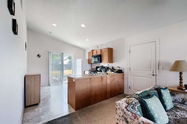 541 E Great Bear St, Kuna, ID 83634