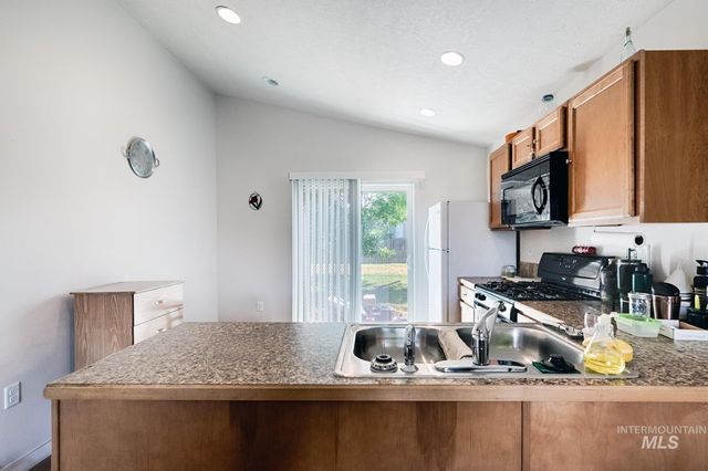 541 E Great Bear St, Kuna, ID 83634