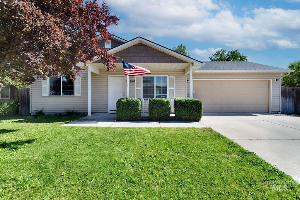 541 E Great Bear St, Kuna, ID 83634