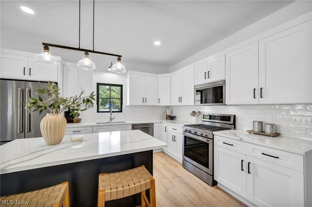 6760 Benedict Drive, Middleburg Heights, OH 44130