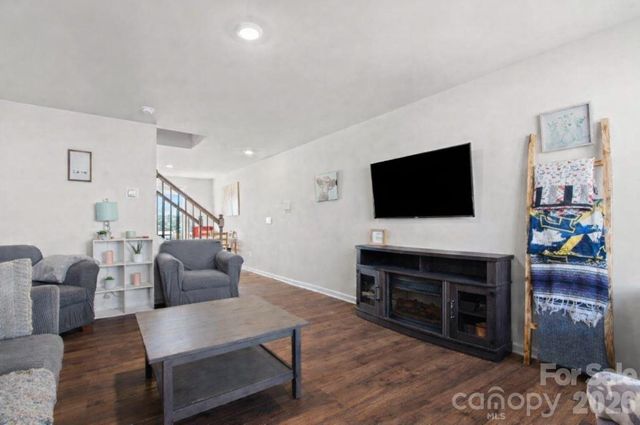 42 Benedict Lane, Weaverville, NC 28787