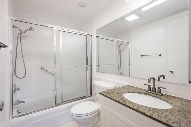 8200 E Jefferson 503, Detroit, MI 48214