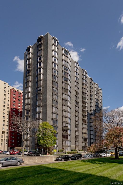 8200 E Jefferson 503, Detroit, MI 48214