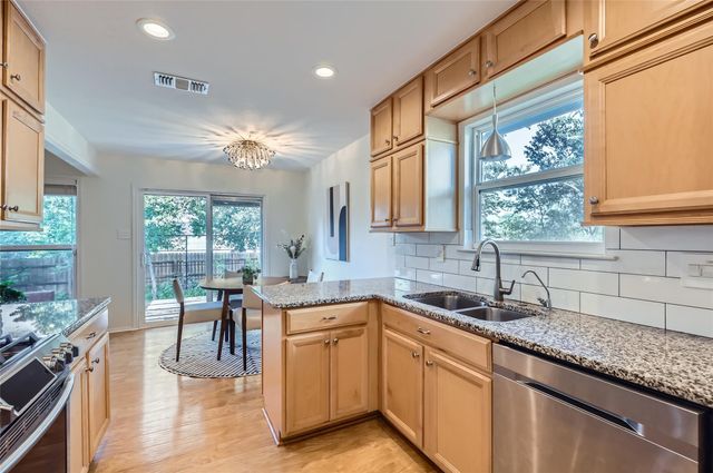 1002 Wisteria CIR, Austin, TX 78753