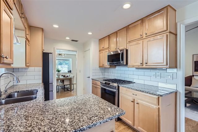 1002 Wisteria CIR, Austin, TX 78753