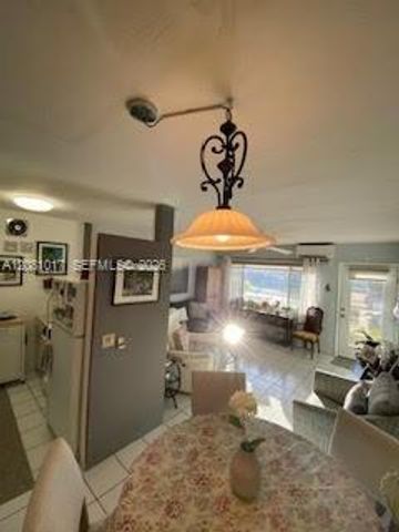 925 SW 11th Avenue 1, Hallandale Beach, FL 33009