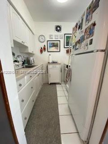 925 SW 11th Avenue 1, Hallandale Beach, FL 33009