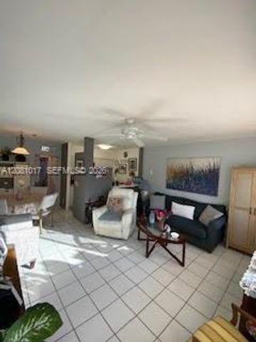 925 SW 11th Avenue 1, Hallandale Beach, FL 33009