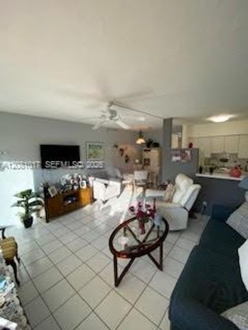925 SW 11th Avenue 1, Hallandale Beach, FL 33009