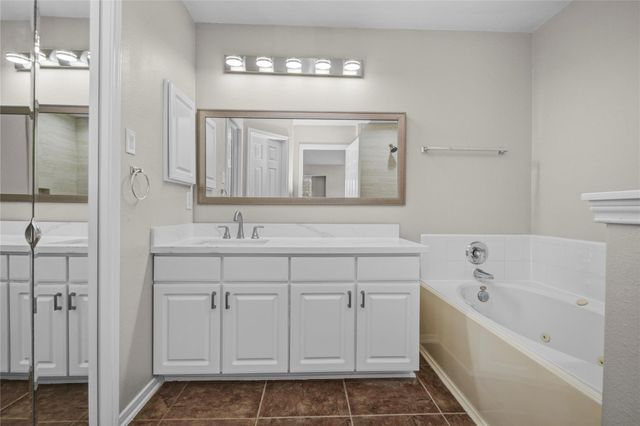 8022 Saffron Lane, Baytown, TX 77521