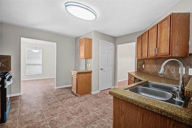 8022 Saffron Lane, Baytown, TX 77521