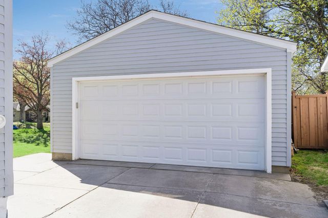 221 E 48th Street, Minneapolis, MN 55419