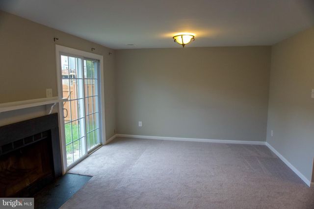 7341 CRESTLEIGH CIR, Alexandria, VA 22315