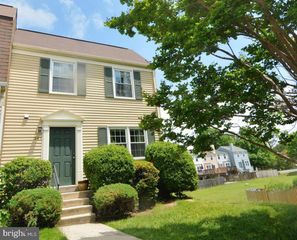 7341 CRESTLEIGH CIR, Alexandria, VA 22315