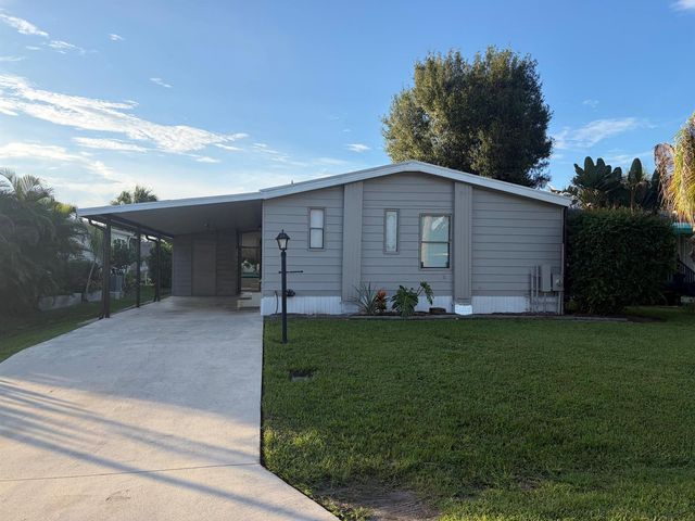 7882 SE PARADISE Drive, Stuart, FL 34997