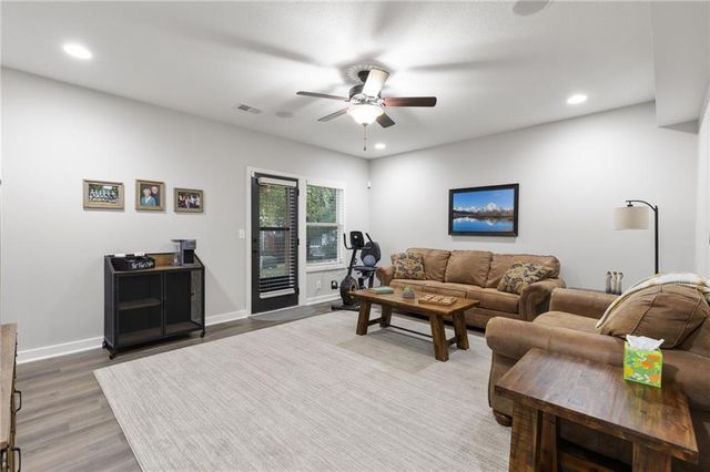 7859 W 158th Street, Overland Park, KS 66223