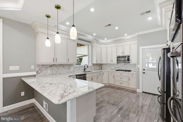 511 W 6TH ST, Palmyra, NJ 08065