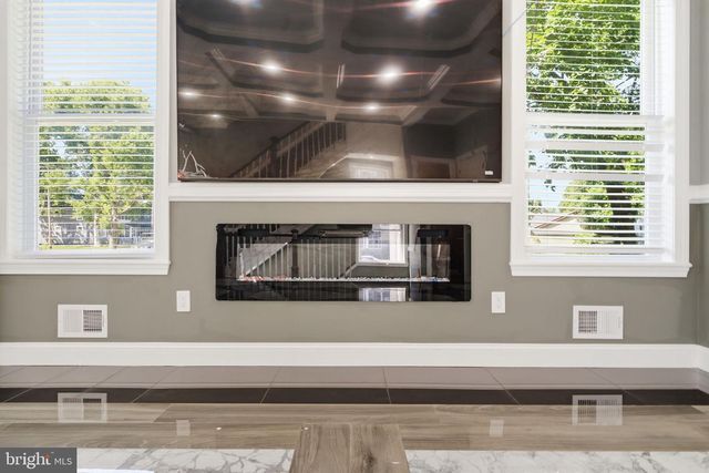 511 W 6TH ST, Palmyra, NJ 08065