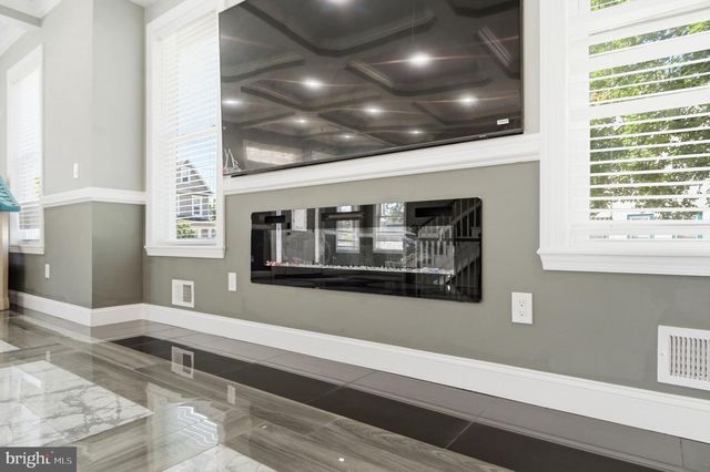 511 W 6TH ST, Palmyra, NJ 08065