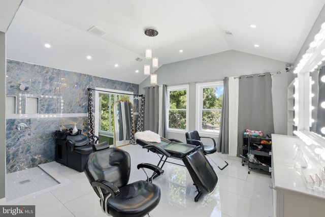 511 W 6TH ST, Palmyra, NJ 08065