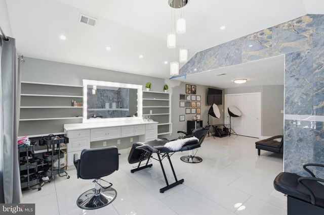 511 W 6TH ST, Palmyra, NJ 08065