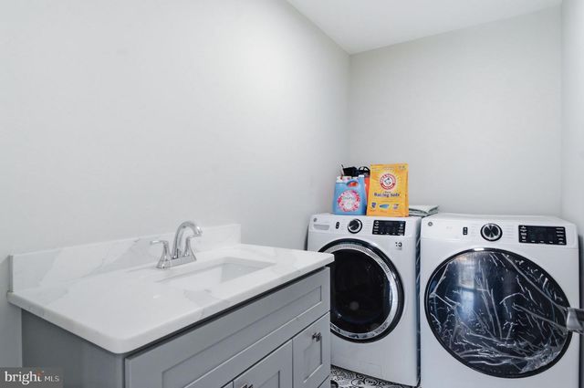 511 W 6TH ST, Palmyra, NJ 08065