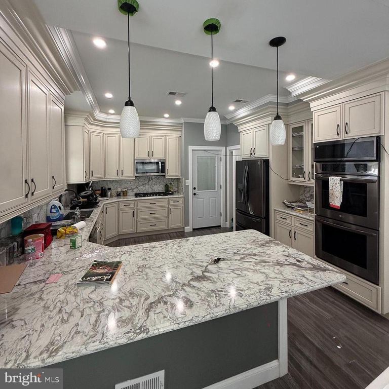 511 W 6TH ST, Palmyra, NJ 08065