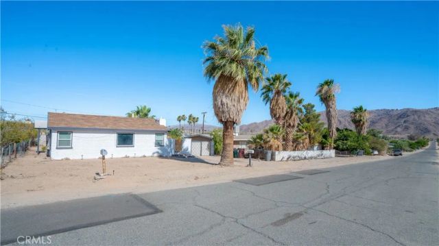 5965 Cahuilla, 29 Palms, CA 92277