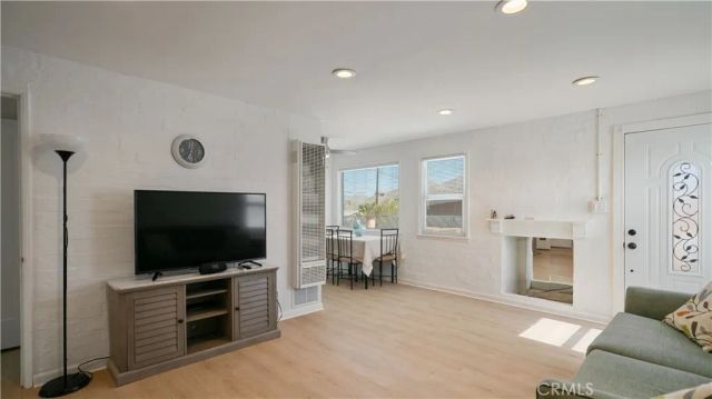 5965 Cahuilla, 29 Palms, CA 92277
