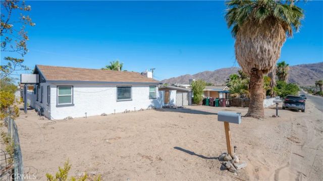 5965 Cahuilla, 29 Palms, CA 92277