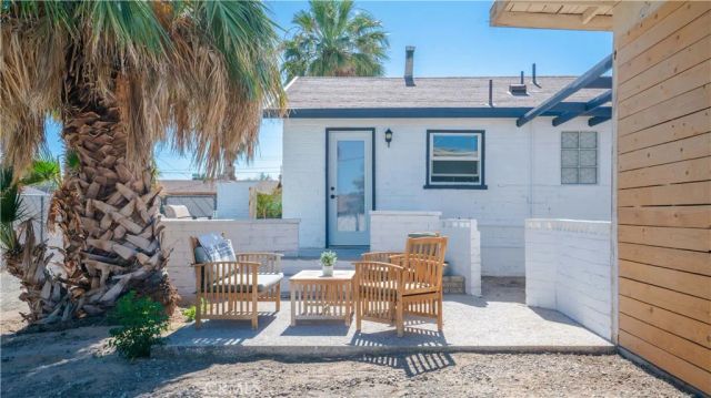 5965 Cahuilla, 29 Palms, CA 92277