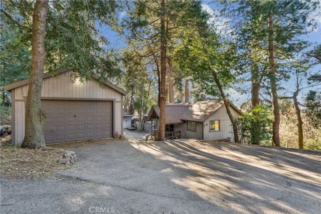 21621 Sawpit Canyon, Cedarpines Park, CA 92322